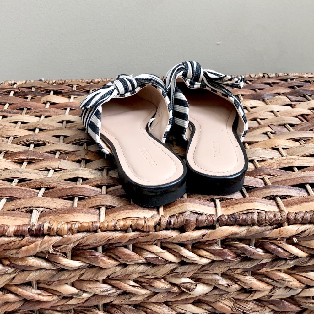 NWOT Forever 21 Parisian Bow Slides - Picture 4 of 5